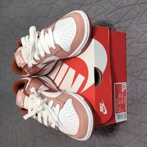 Women's Nike dunk low